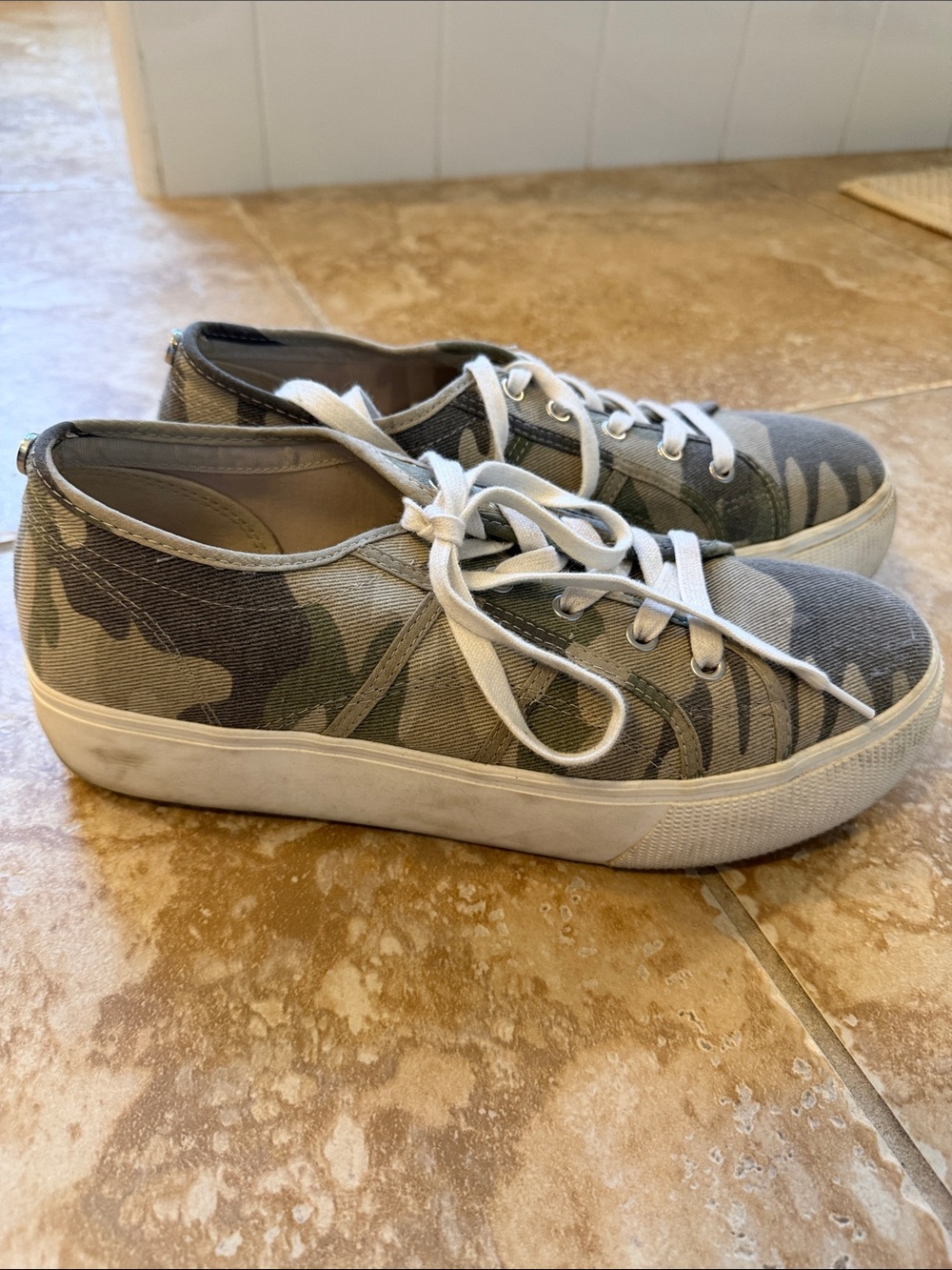 Women’s Steve Madden Platform Camo Canvas Lace-Up Sneakers - Green